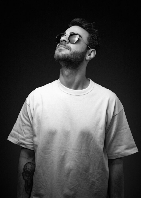 P1010575 black  white